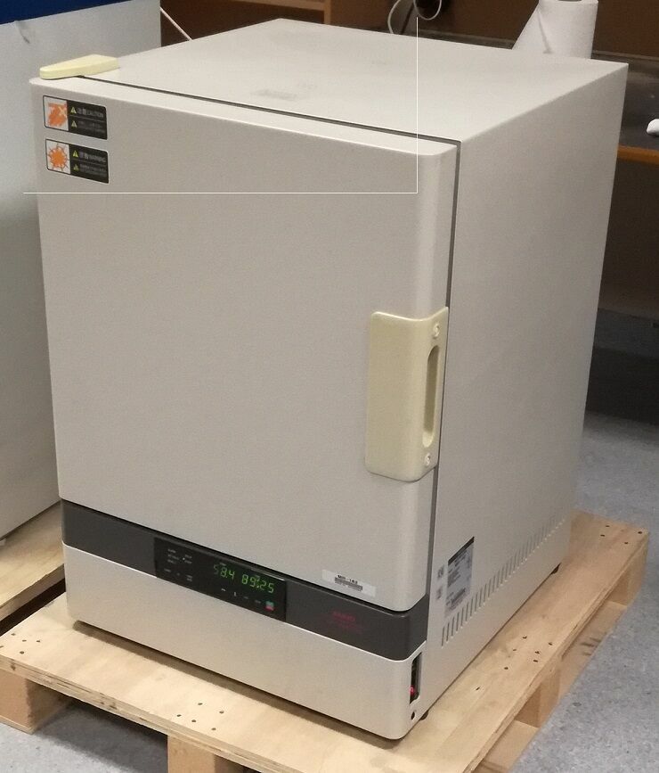 Laboratory Incubator by Sanyo (MIR-162)