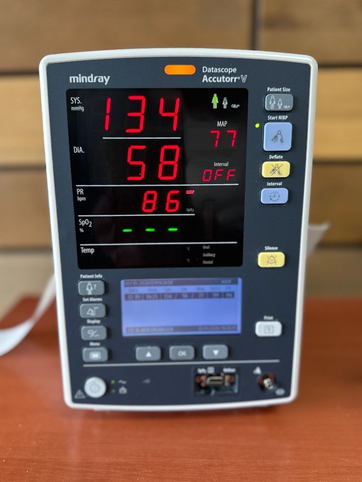 Datascope Accutorr V Portable Vital Signs Patient Monitor