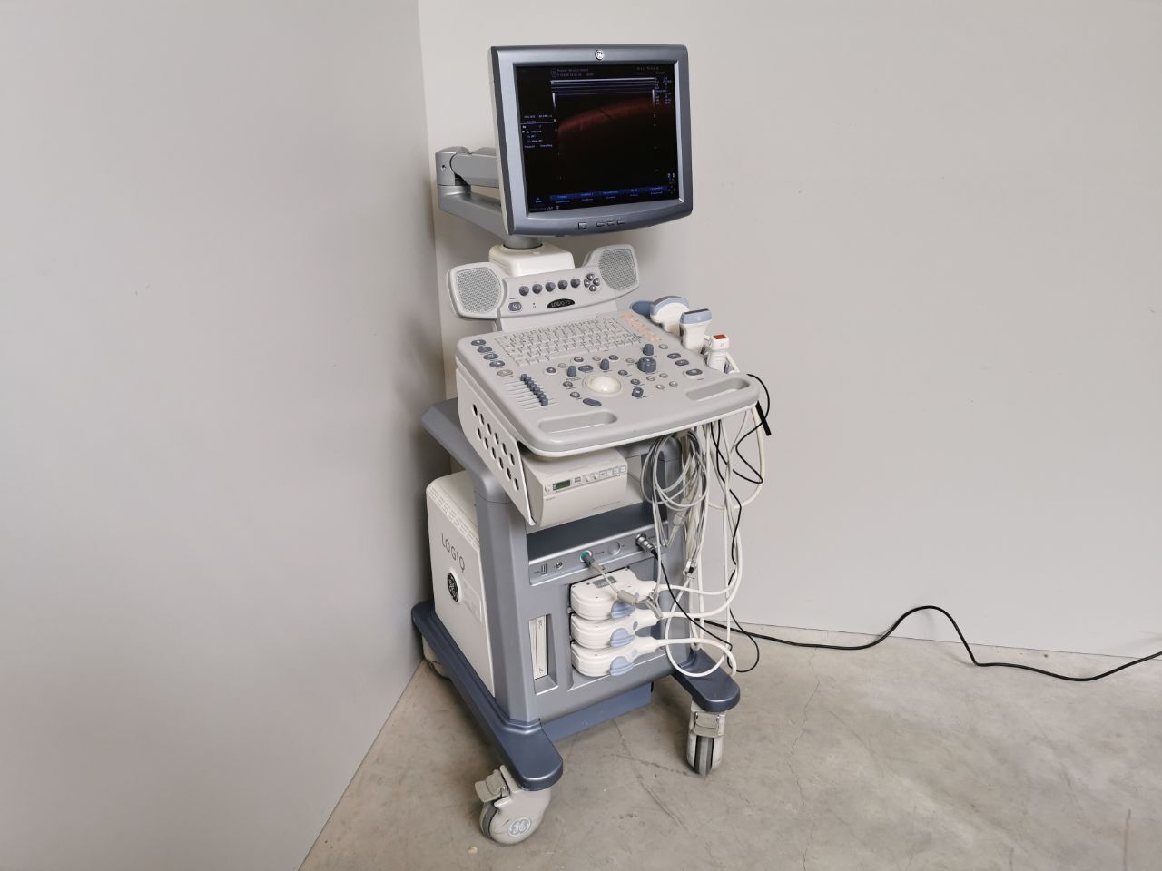LOGIQ P5 General Purpose Ultrasound System by GE Healthcare