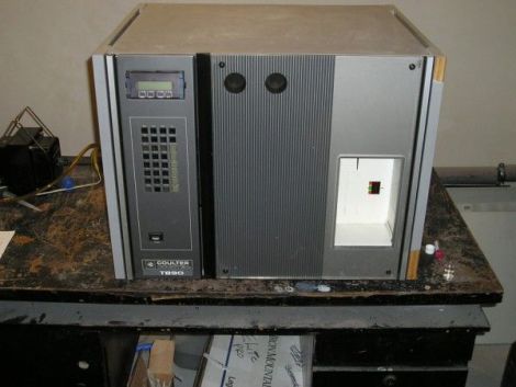 Coulter T-890 Counter Hematology Analyzer for Clinical Laboratories