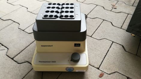 Eppendorf 5433 Laboratory Microcentrifuge