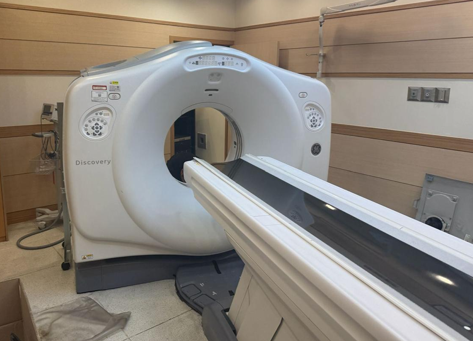 GE Discovery CT750 HD(64-128 slices)