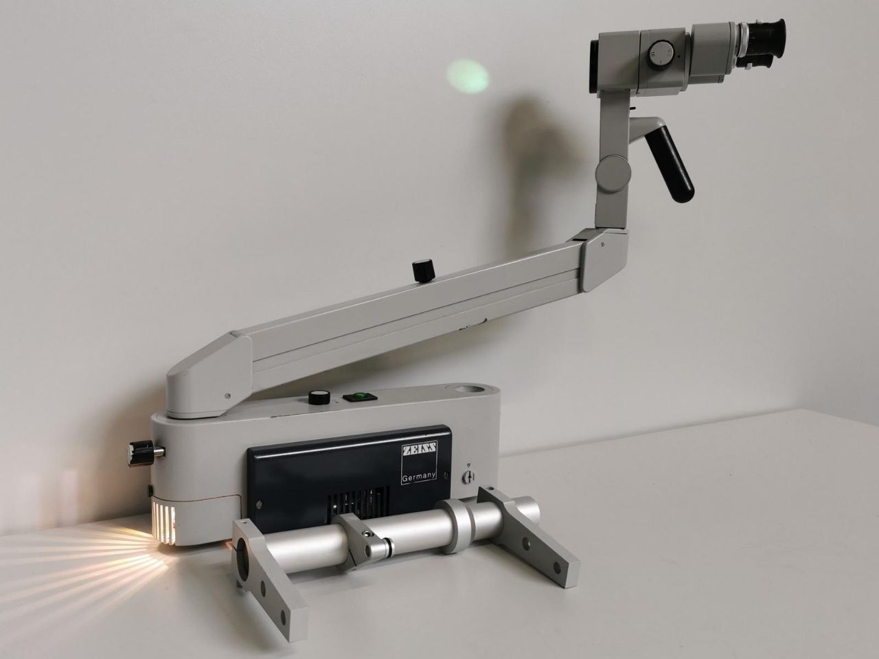 Surgical Microscope — Carl Zeiss 130-FC