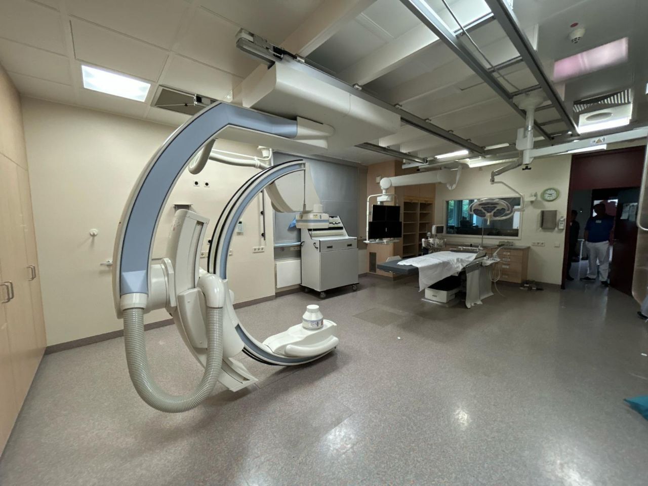 Siemens Axiom Artis Zee Ceiling-Mounted Cath Lab System