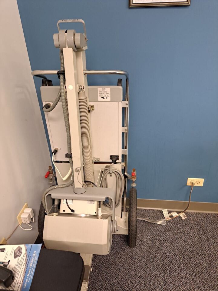 Dynarad HF-110-CM Mobile Portable X-Ray Machine
