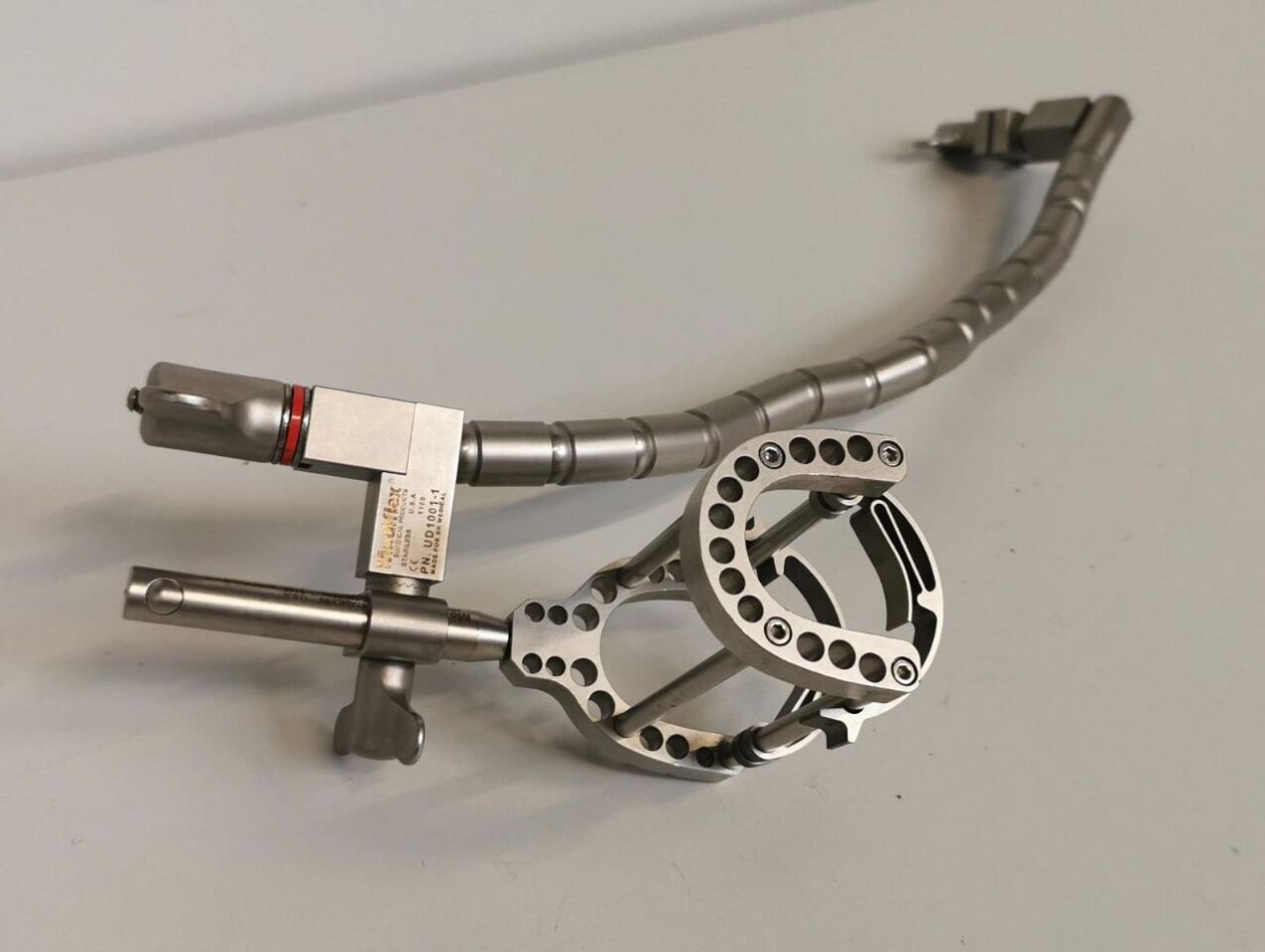 Flexible Retractor Arm for Surgical Procedures — Mediflex UD1001-1