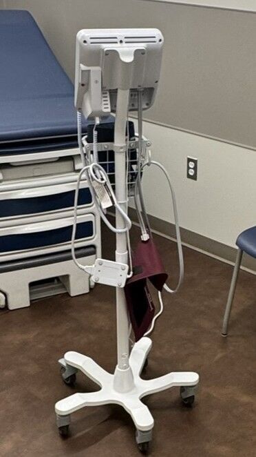 Welch Allyn 44WT Spot Vital Signs Monitor with Mobile Cart